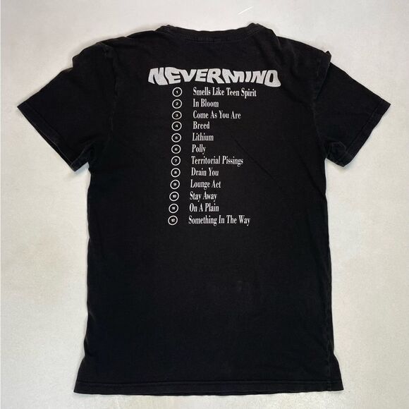 H&M Nirvana Nevermind Graphic T-shirt Men Small Black Short Sleeve Music - Picture 3 of 5